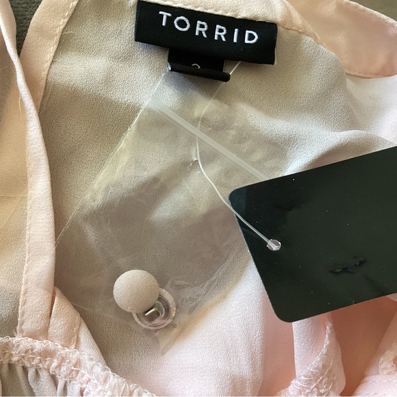 Torrid Georgette Cage Front Tank Pearl Plus size 2X Relaxed fit, Sleeveless NWT - Picture 6 of 8